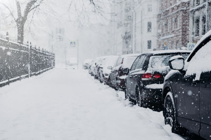 Помощь юриста по взысканию ущерба от падения снега на автомобиль - ГОСПРАВО в Москве