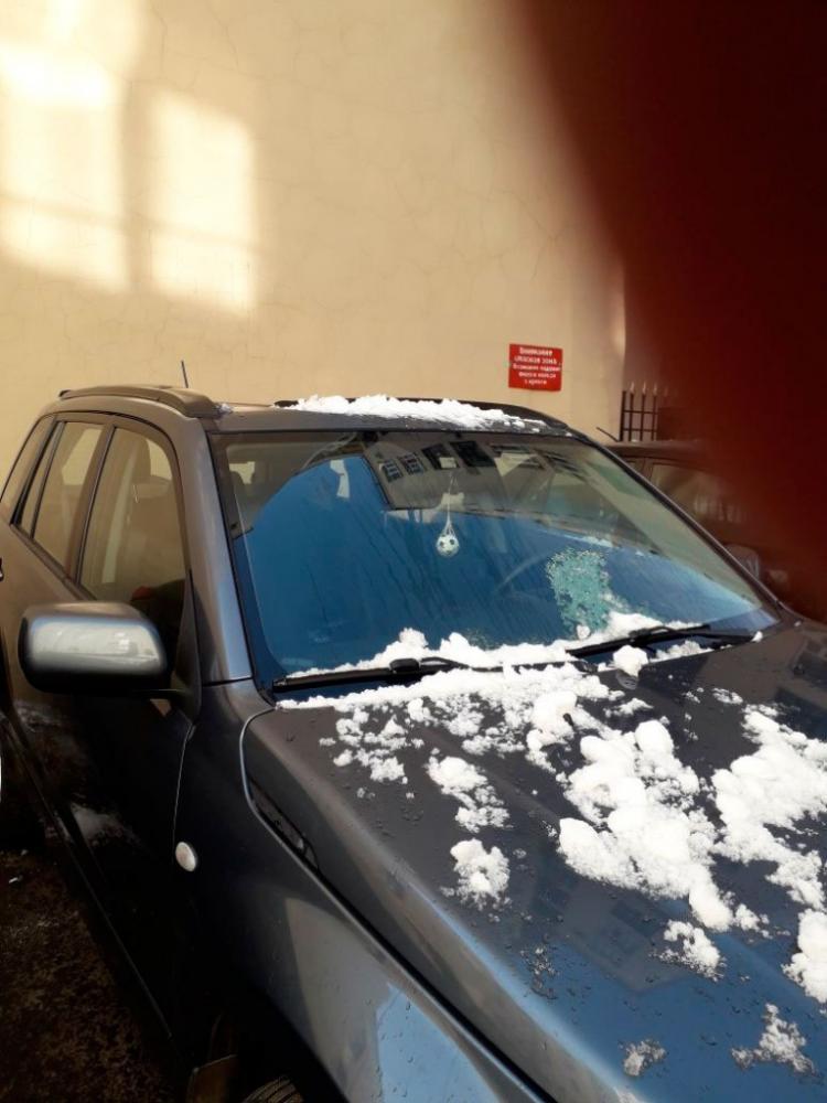 Взыскание ущерба автомобилю от падения снега с ГБУ ЖИЛИЩНИК